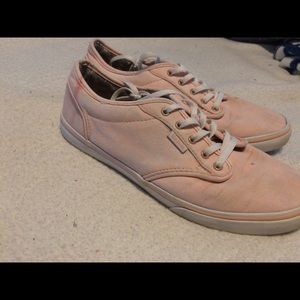 Women’s Tie Vans